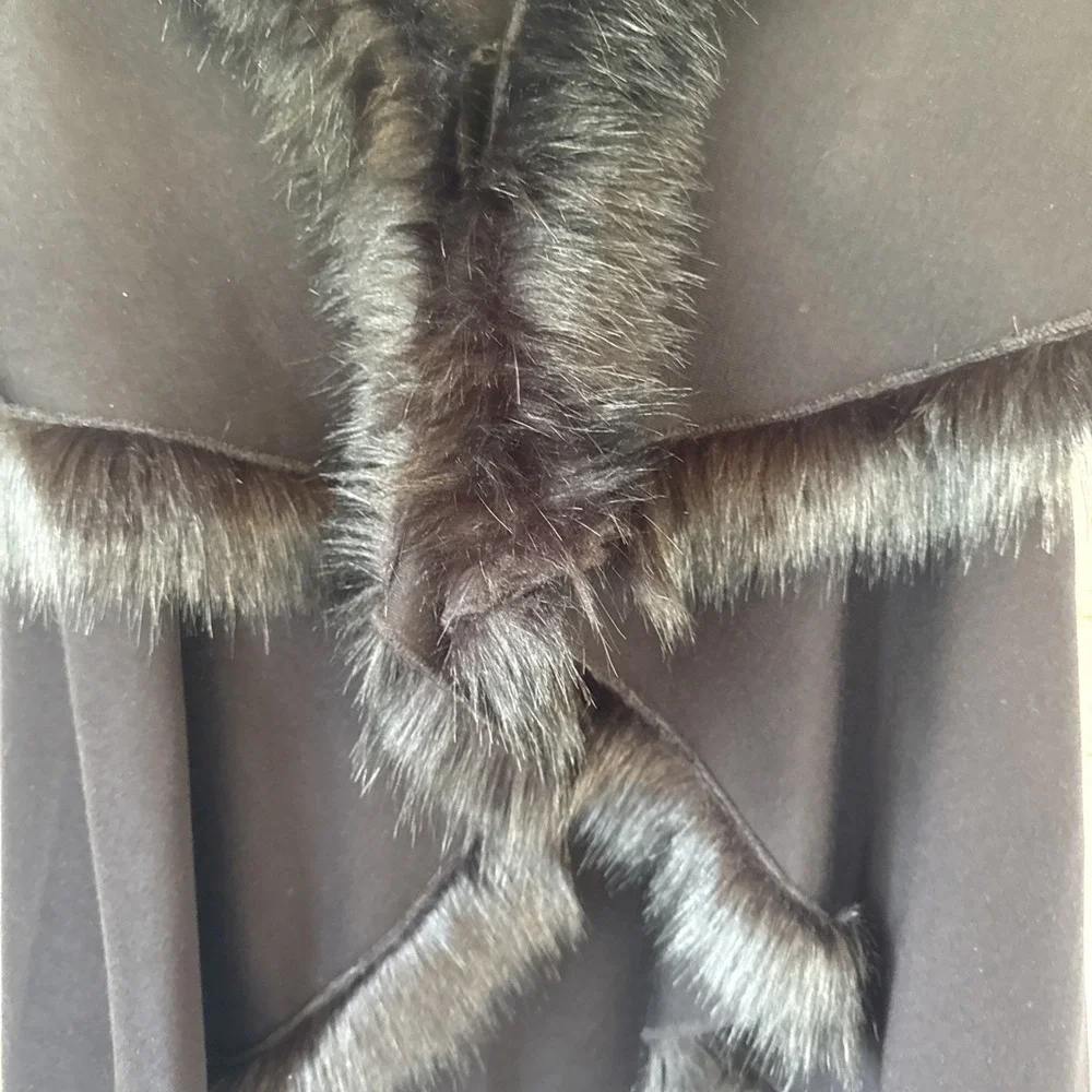 Soft Surroundings Women's Black Kamaria Wrap Faux‎ Fur Trim Size 12